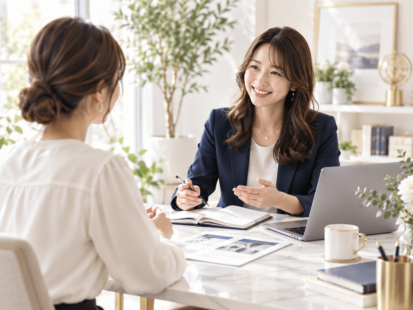 WEB UNIVERSEに相談しながら事業を整理するイメージ